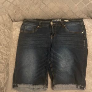 Women shorts, Paris Blues Denim, Size: 14, Color: Denim Blue.